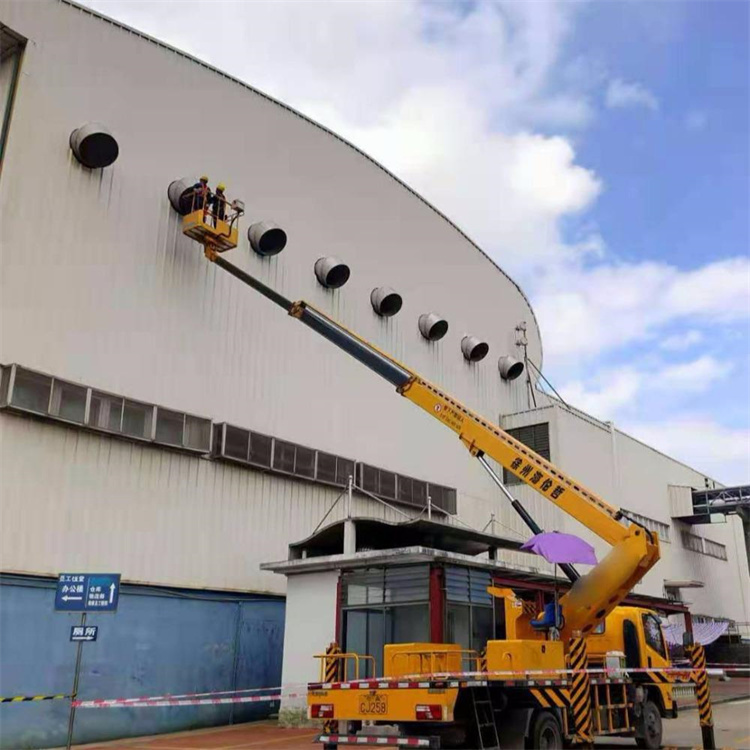 新昌县高空作业车出租服务：专业广告牌安装解决方案