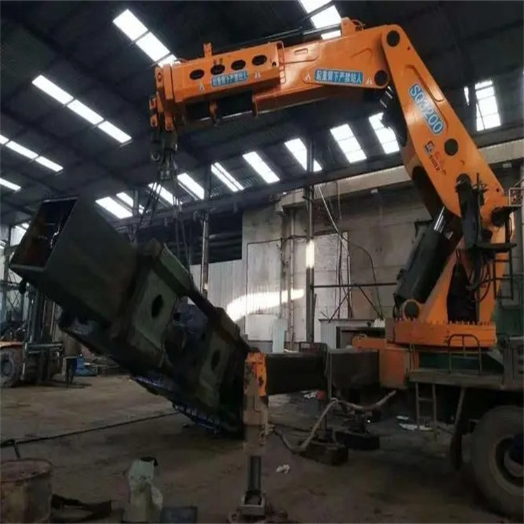 新昌县200吨折臂吊出租